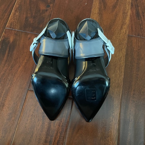 Louis Vuitton Limited Edition Heels - Only Worn Once - Picture 6 of 12